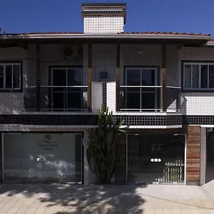 Apartamento Residencial Adolfo - Mestre Naro, Bombinhas